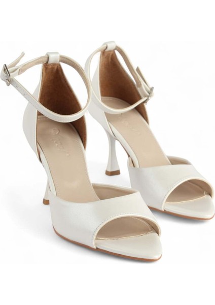 Delora Sedefli Beyaz Kadın Topuklu Ayakkabı