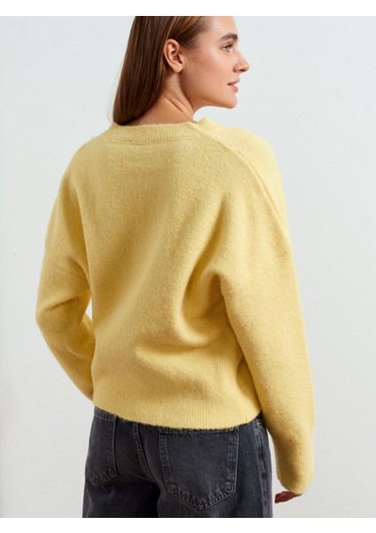 10645 V Yaka Yün Karışımlı Triko Kazak-Koyu Sarı modelleri