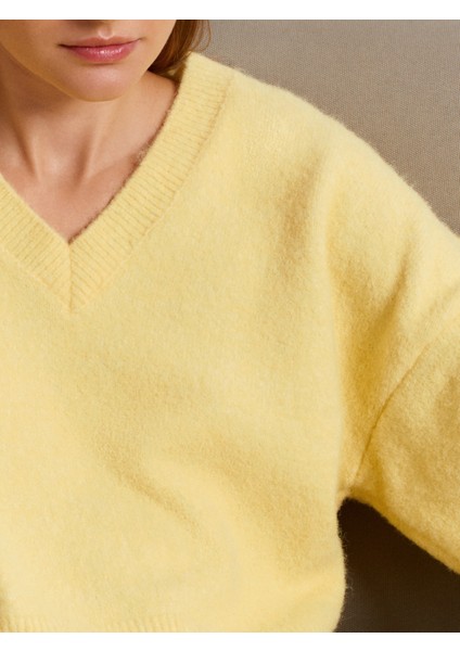 10645 V Yaka Yün Karışımlı Triko Kazak-Koyu Sarı fırsatları