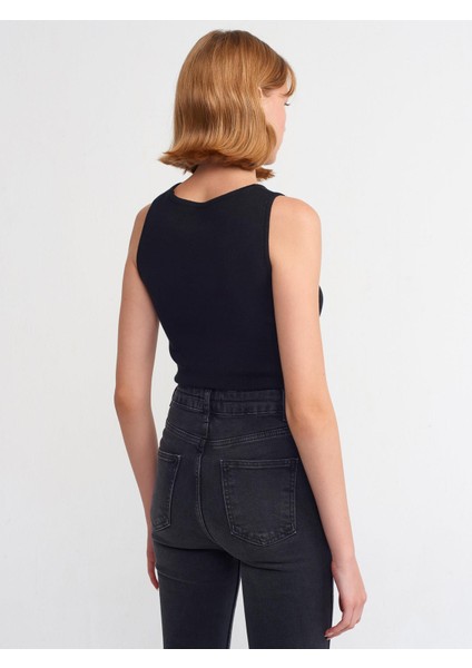 Bisiklet Yaka Önü Dekolte Yaka Kazak