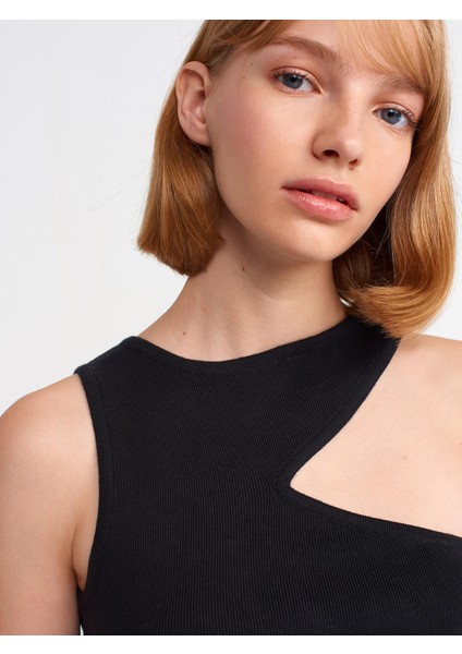 Bisiklet Yaka Önü Dekolte Yaka Kazak