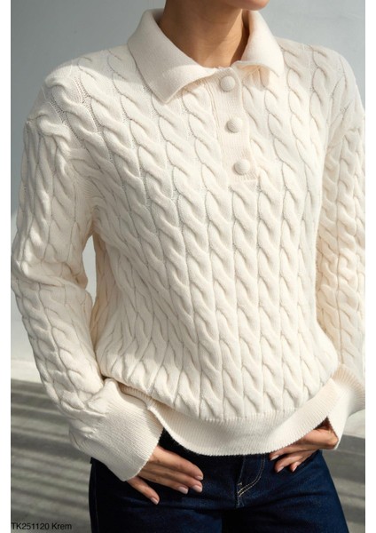 Saç Örgülü Düğmeli Kazak