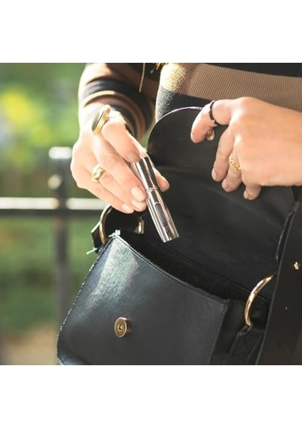 Mad Doldurulabilir 5 ml Silver Cep Parfüm Şişesi – Gümüş Renkli, Kompakt ve Taşınabilir Parfüm Kabı