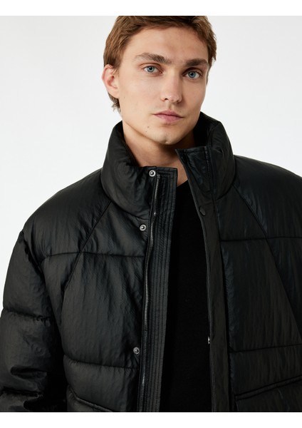 Regular Fit Kapaklı Cep Detaylı Fermuarlı Uzun Kollu Dik Yaka Kışlık Şişme Mont