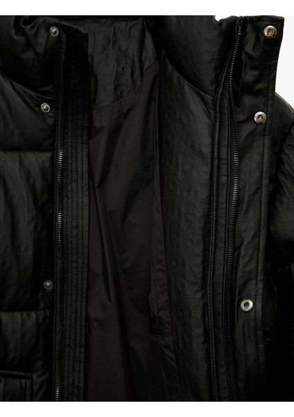 Regular Fit Kapaklı Cep Detaylı Fermuarlı Uzun Kollu Dik Yaka Kışlık Şişme Mont