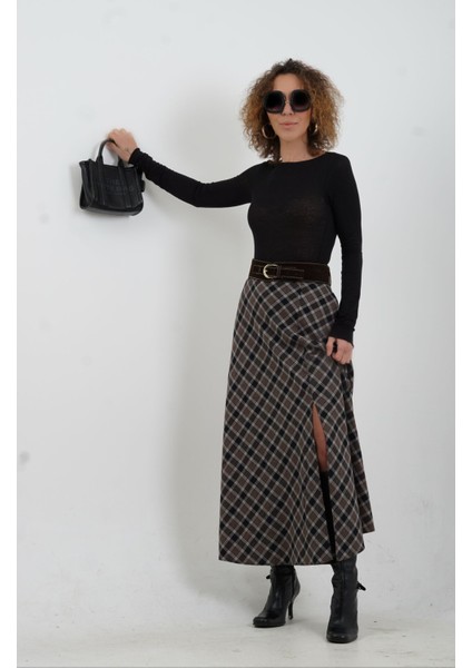 Kahve Siyah Kemerli Yırtmaçlı Ekose Etek