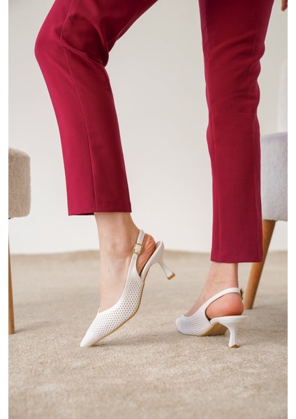 Lassie Arkası Açık Lazer Delikli Kadın Topuklu Ayakkabı fırsatları