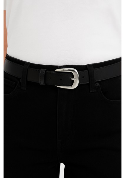 Kadın Siyah Gümüş Tokalı Deri Görünümlü Kemer – Günlük ve Ofis Kombinleri Için Şık Aksesuar fiyatları