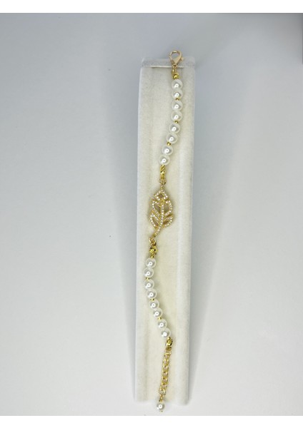 Zirkon Taşlı Yaprak Figürlü Inci Bileklik modelleri