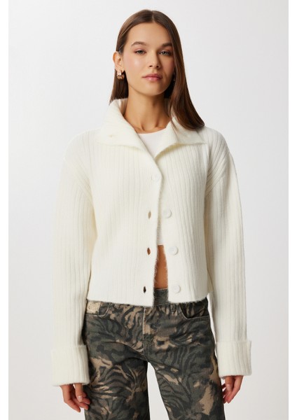 Yumuşak Dokulu Dik Yaka Triko Hırka LNF0026 Kemik fiyatları