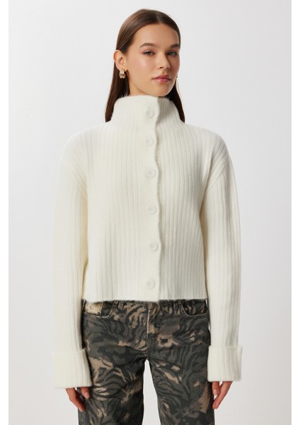 Yumuşak Dokulu Dik Yaka Triko Hırka LNF0026 Kemik indirimleri