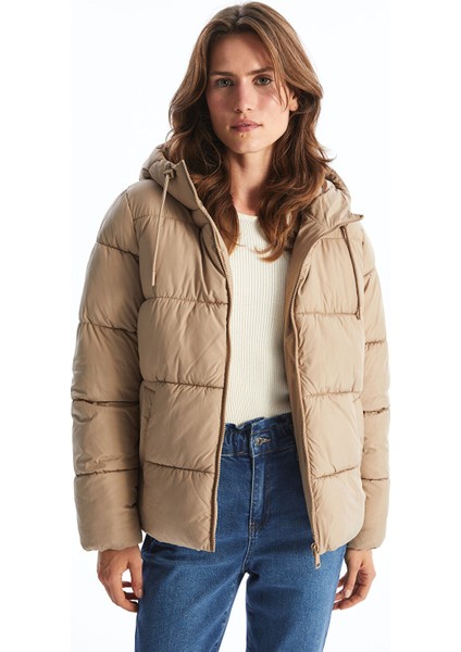 Yeni Sezon Kapüşonlu Kadın Şişme Mont