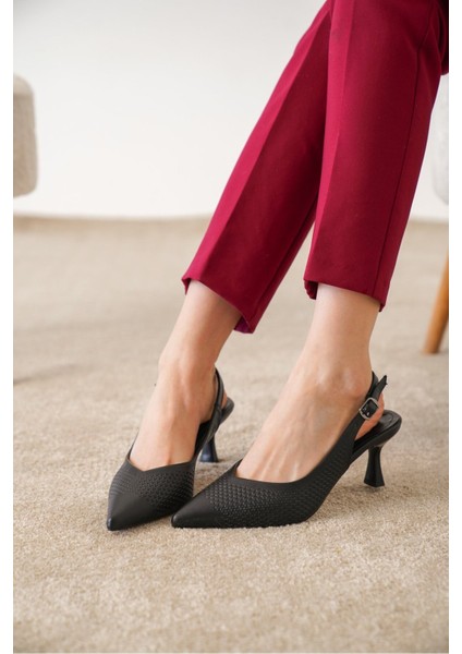 Lassie Arkası Açık Lazer Delikli Kadın Topuklu Ayakkabı