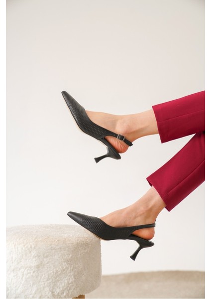 Lassie Arkası Açık Lazer Delikli Kadın Topuklu Ayakkabı