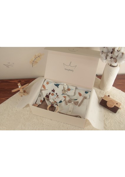 Harry Potter Temalı %100 Pamuk 7 Parça Yenidoğan Bebek Hediye Kutusu – Pike, Müslin Set ve Papyonlu Tulum