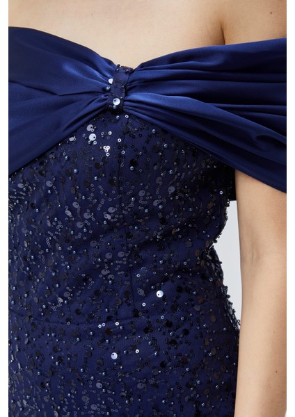 Kadın Abiye ve Mezuniyet Elbise Yaka Detaylı Kalem Abiye Elbise indirimleri