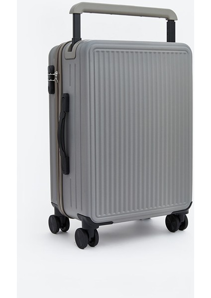 Yeni Sezon Kilit Detaylı Küçük Boy Valiz fiyatları