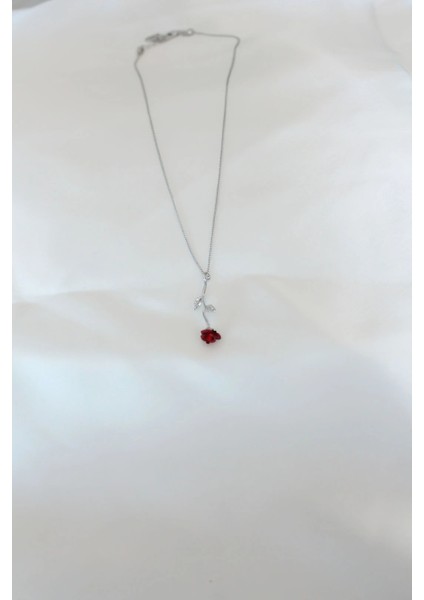 Gümüş Kaplama Kırmızı Gül Figürlü Kadın Kolye fiyatları