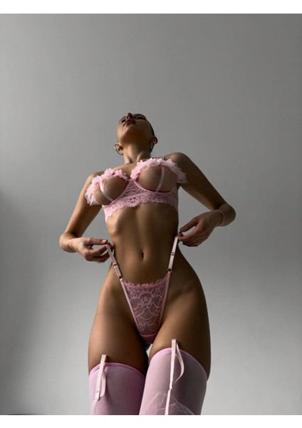 Pembe Tül Detaylı Dantelli 4’lü Iç Giyim Seti (Çorap Hediyeli)