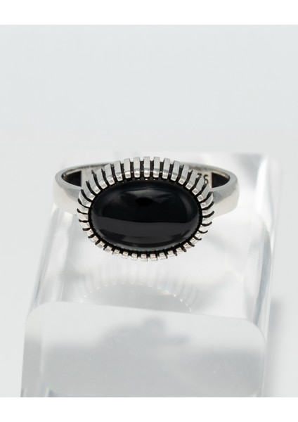 Siyah Oniks Taşlı 925 Ayar Gümüş Kadın Yüzük – Modern ve Minimal Zarafet
