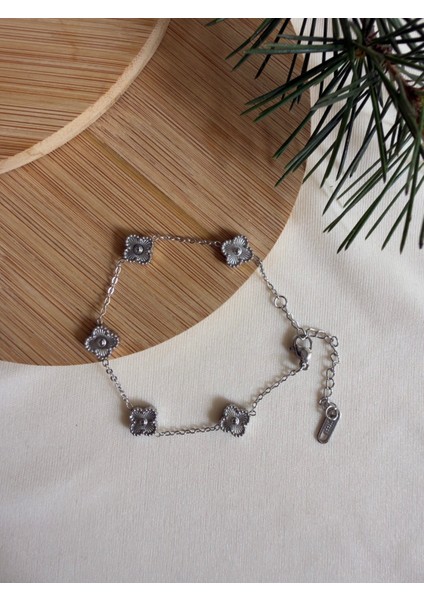 Gümüş Yonca Figürlü Bileklik