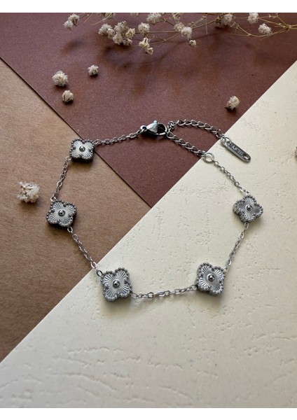 Gümüş Yonca Figürlü Bileklik fiyatları