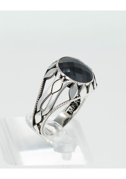 Siyah Garnet Taşlı 925 Ayar Gümüş Erkek Yüzük – Ince Işlemeli Zarif Tasarım modelleri
