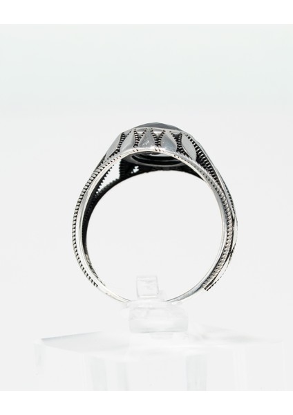 Siyah Garnet Taşlı 925 Ayar Gümüş Erkek Yüzük – Ince Işlemeli Zarif Tasarım indirimleri