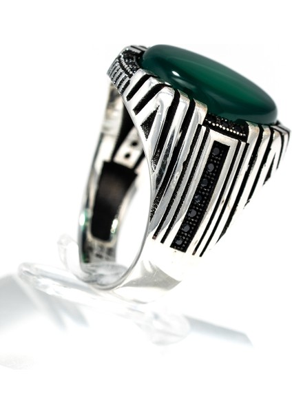 Yeşil Akik Taşlı Modern Desenli 925 Ayar Gümüş Erkek Yüzük – Güçlü ve Dikkat Çekici Stil modelleri