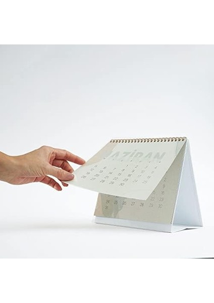 Floral Tasarımlı 2025 Masa Takvimi modelleri