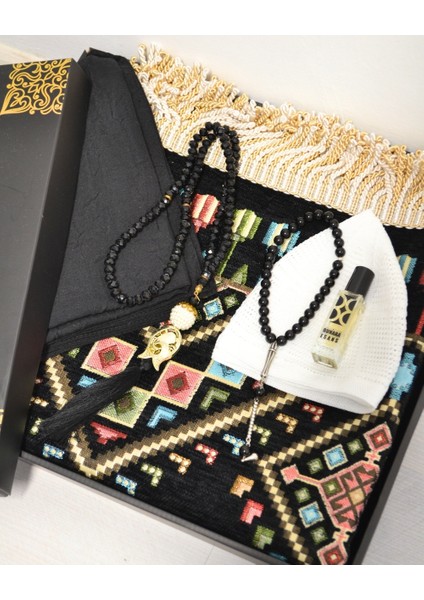 Çeyizlik Hediyelik Seccade Set– Kilim Desenli Astarlı Kadife Seccade, Eşarp, Kristal Tesbih, Erkek Tesbihi, Takke ve Esans Özel Kutulu fiyatları