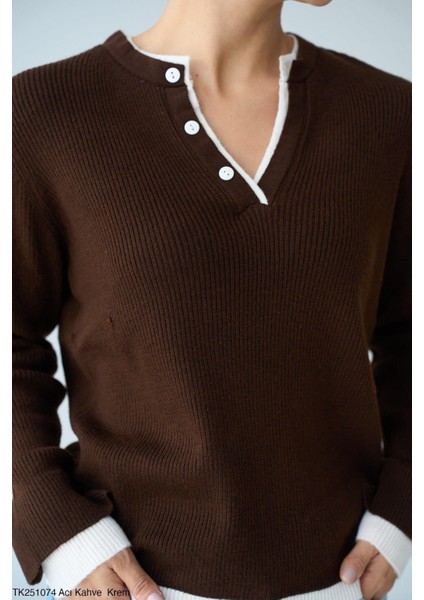 Düğmeli Iki Renk Kazak