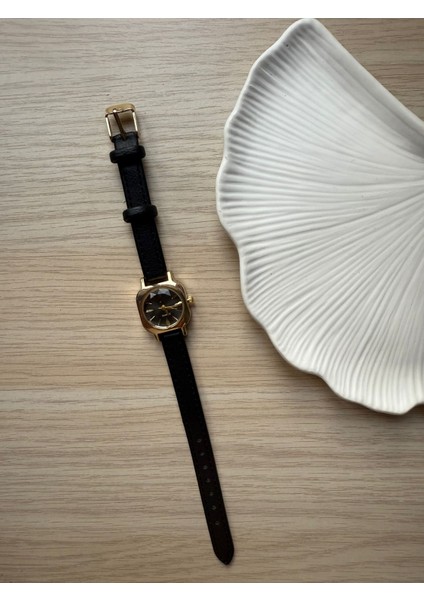 Retro Minimal Deri Kordon Vintage Kadın Kol Saati Siyah indirimleri