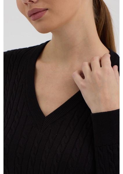 Kadın Saf %100 Pamuk Siyah V Yaka Saç Örgü Triko Kazak – Örgü Desenli
