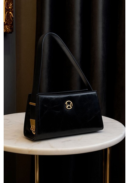 Gold Detyalı Siyah Omuz Çantası