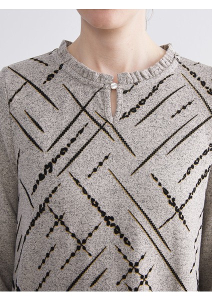 Yeni Sezon Fırfırlı Dik Yaka Desenli Bluz modelleri