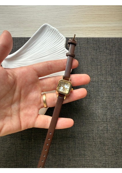 Retro Minimal Deri Kordon Vintage Kadın Kol Saati Içi Beyaz