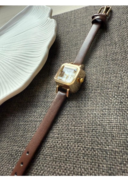 Retro Minimal Deri Kordon Vintage Kadın Kol Saati Içi Beyaz