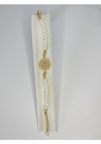 Zirkon Taşlı Çiçek Figürlü Inci Bileklik modelleri