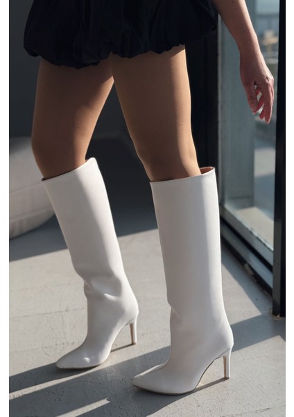Oslanna Beyaz Mat Deri Günlük Kadın Çizme