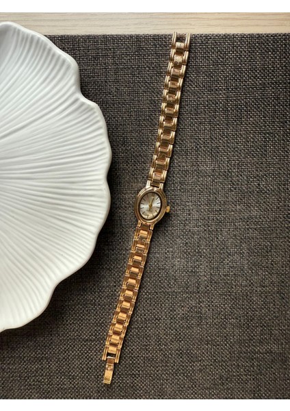 Retro Minimal Metal Kordon Vintage Kadın Kol Saati Minik