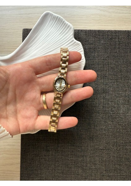Retro Minimal Metal Kordon Vintage Kadın Kol Saati Minik modelleri