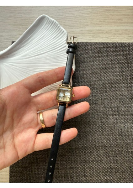 Retro Minimal Deri Kordon Vintage Kadın Kol Saati