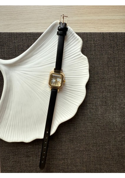 Retro Minimal Deri Kordon Vintage Kadın Kol Saati indirimleri