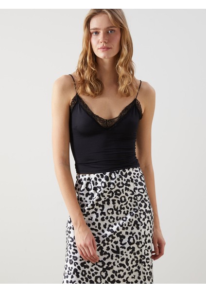 Yeni Sezon V Yaka Dantel Detaylı Crop Kadın Bluz