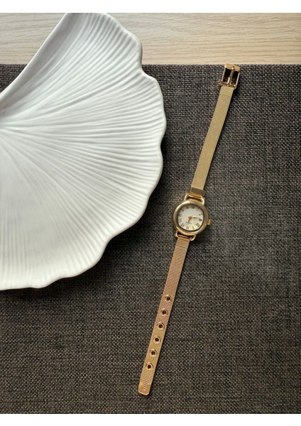 Retro Minimal Hasır Kordon Vintage Kadın Kol Saati fiyatları