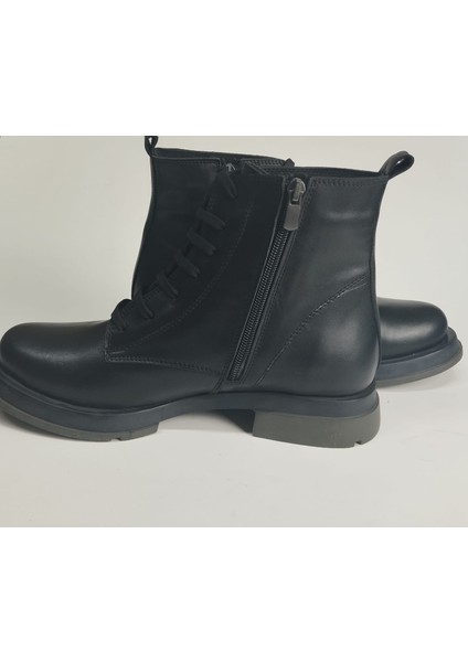 Kadın Hakiki Deri Yeşil Taban Detaylı Bağcıklı Siyah Bot