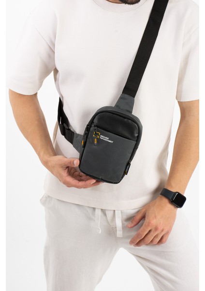 Outdoor Serisi Su Itici Imperteks Kumaş Erkek Çapraz Göğüs Çantası