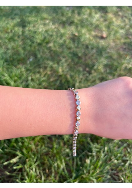 Round Taşlı Zirkon Bileklik fırsatları