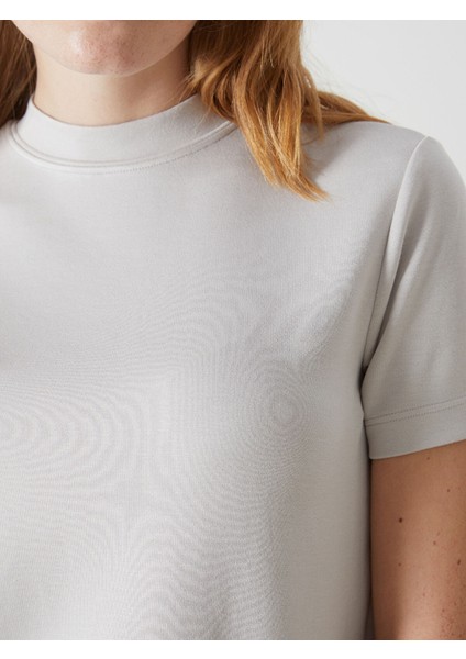 Yeni Sezon Dik Yaka Kadın Tişört modelleri